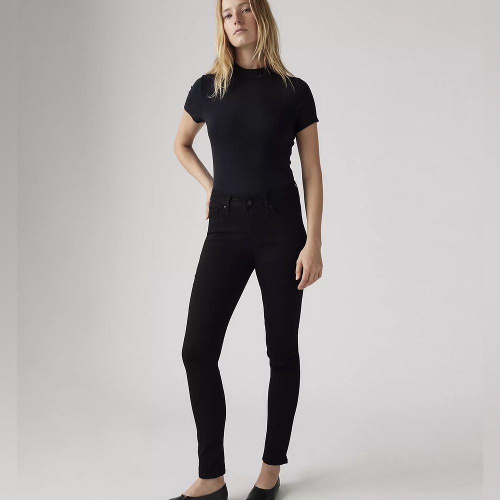 Levi’s 311 Shaping Skinny Women's Jeans (Ultra Black, 28Wx28L)